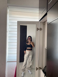 Celeste asymmetrisk crop top med utskurna detaljer