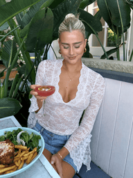 Sophia V-ringad spets-topp